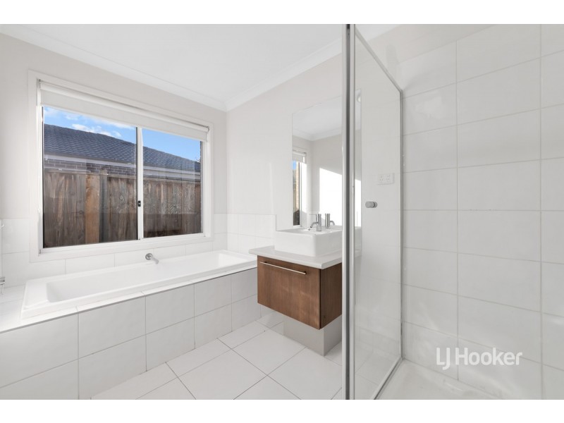 6 Misqa Avenue, Point Cook VIC 3030