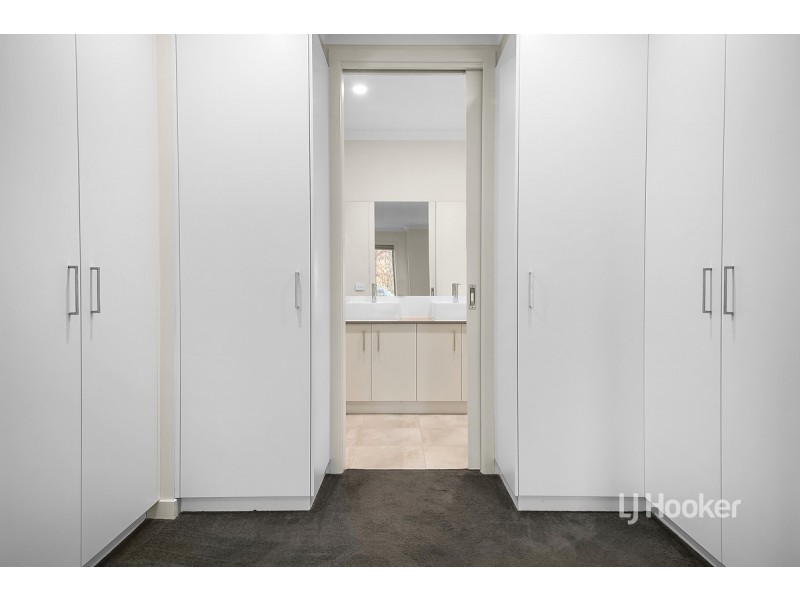 45 Carmen Road, Point Cook VIC 3030