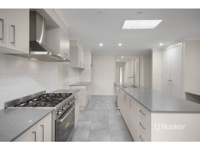 45 Carmen Road, Point Cook VIC 3030