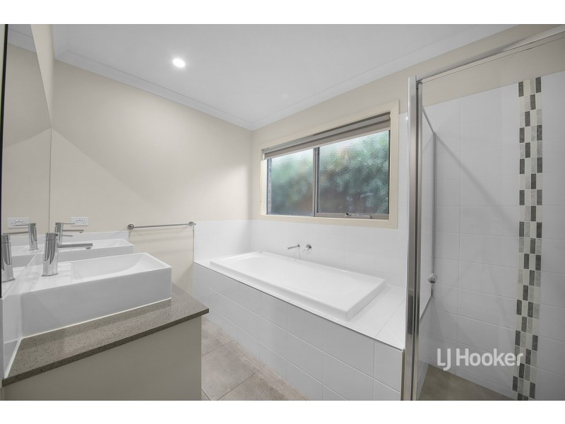 45 Carmen Road, Point Cook VIC 3030