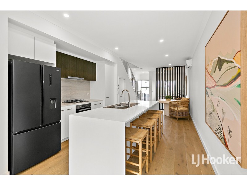 241 Waterhaven Boulevard, Point Cook VIC 3030