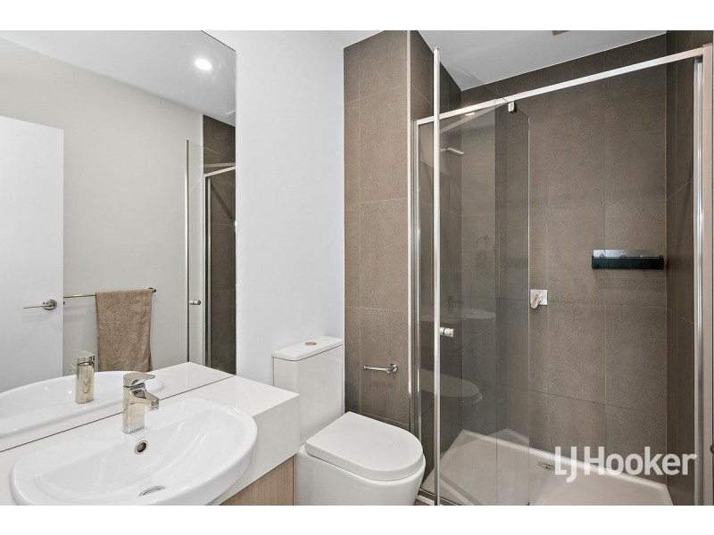 241 Waterhaven Boulevard, Point Cook VIC 3030