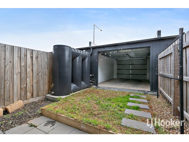 241 Waterhaven Boulevard, Point Cook VIC 3030