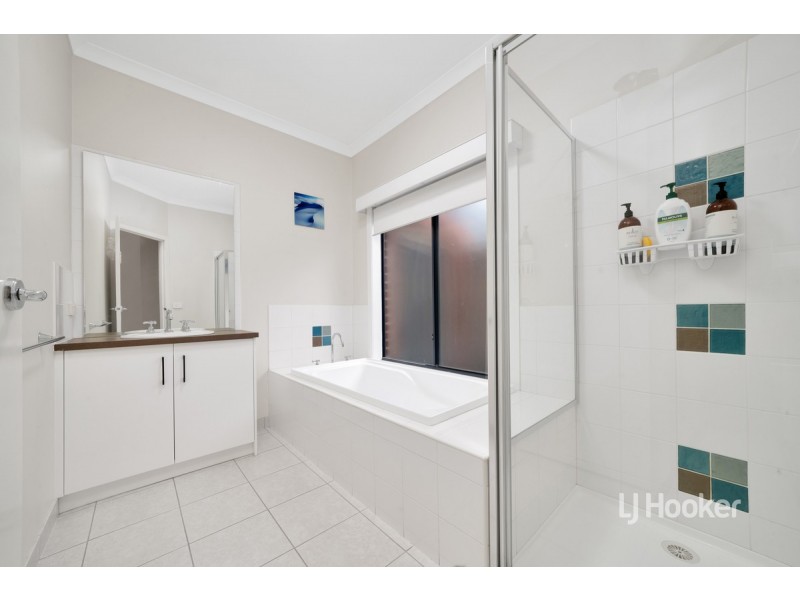 23 Nottingham Crescent, Tarneit VIC 3029