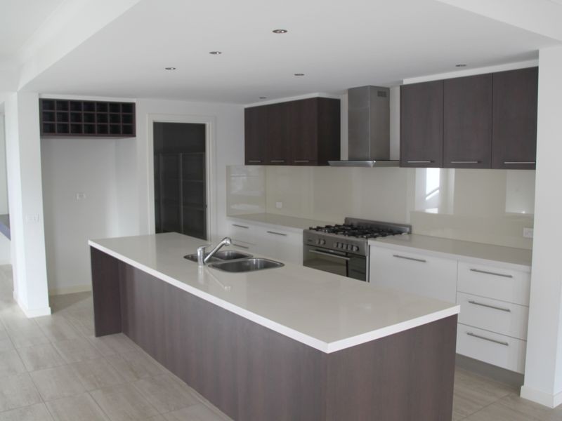 3 Tobago Avenue, Point Cook VIC 3030