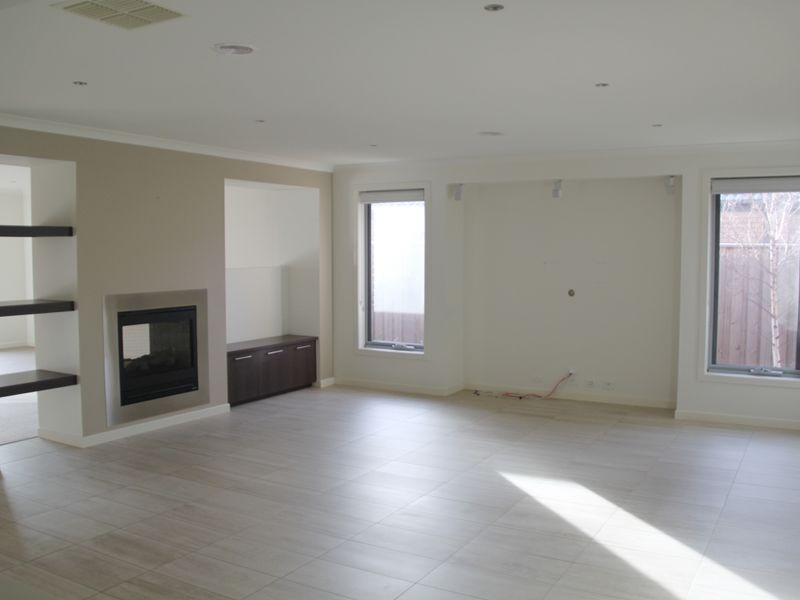 3 Tobago Avenue, Point Cook VIC 3030