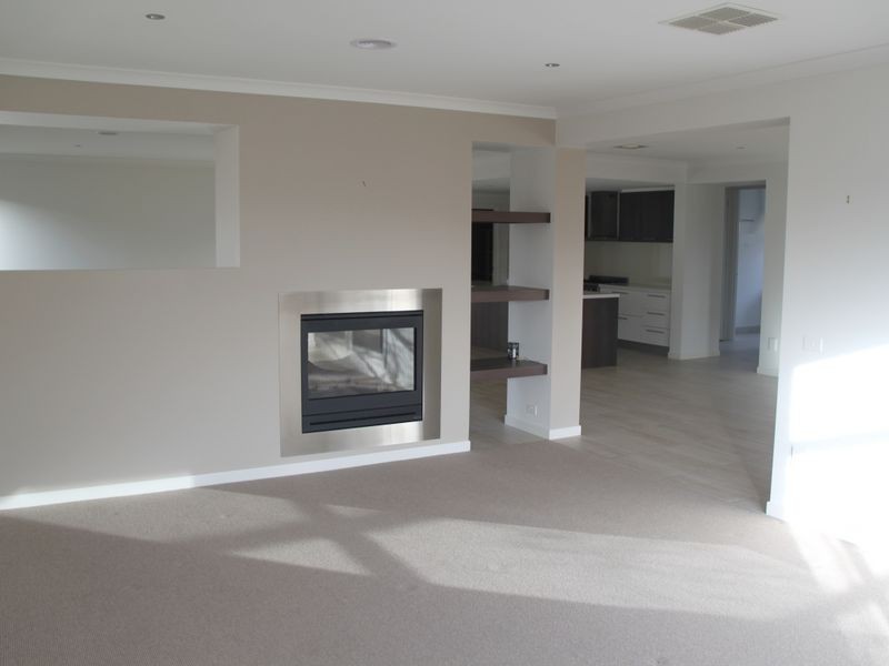 3 Tobago Avenue, Point Cook VIC 3030