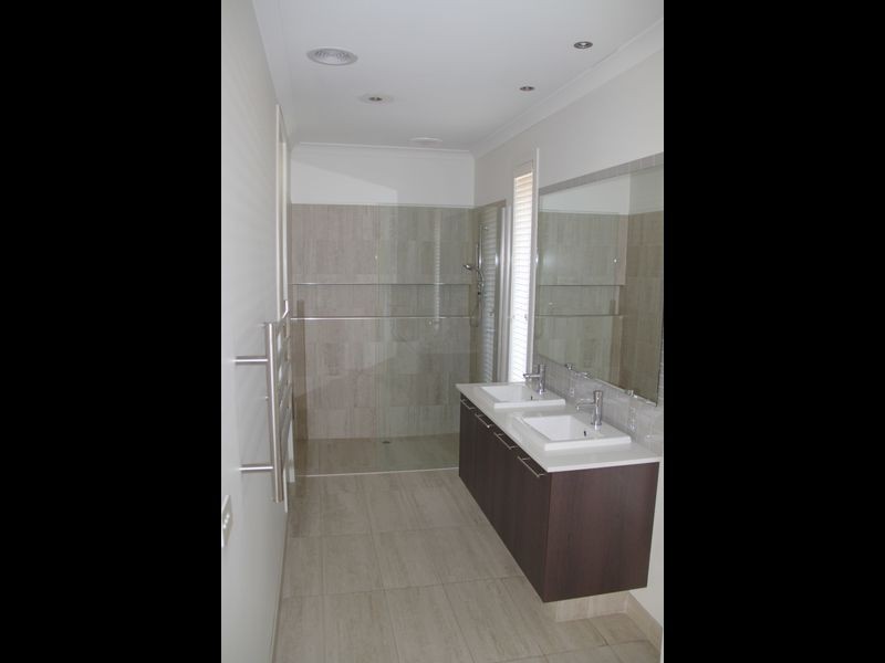 3 Tobago Avenue, Point Cook VIC 3030