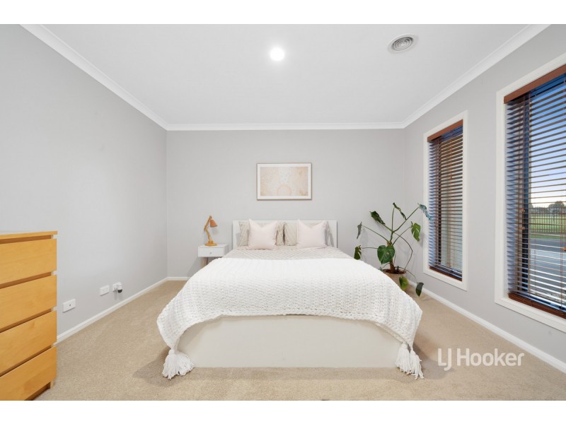 25 Peppertree Drive, Point Cook VIC 3030