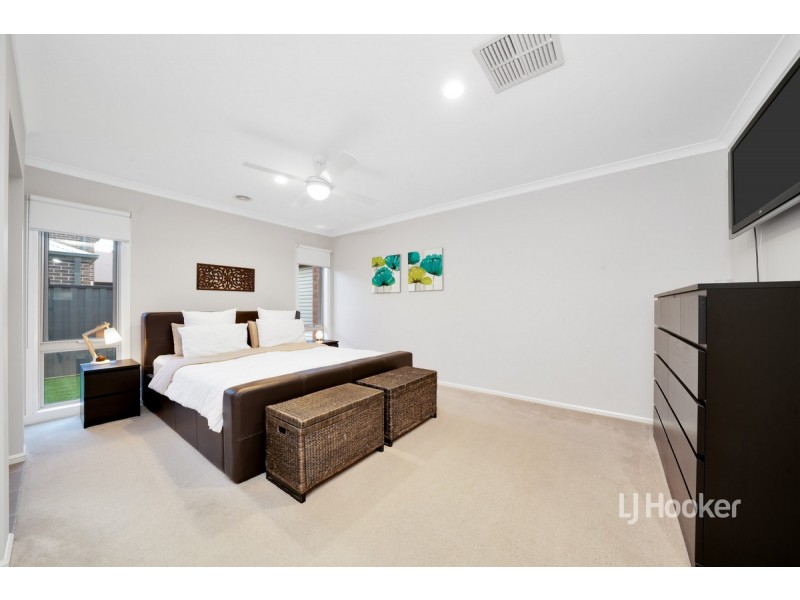 25 Peppertree Drive, Point Cook VIC 3030