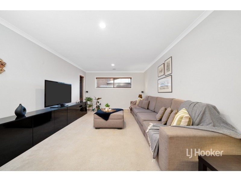 25 Peppertree Drive, Point Cook VIC 3030