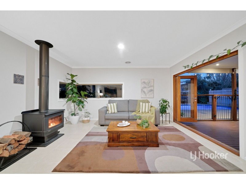 25 Peppertree Drive, Point Cook VIC 3030