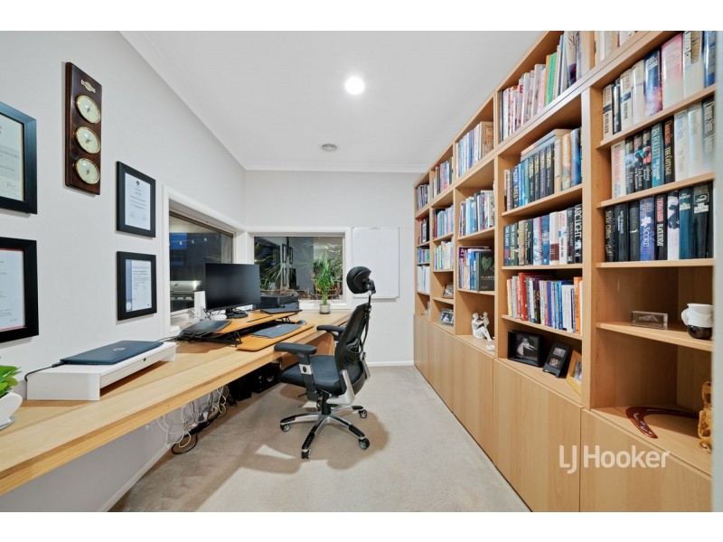 25 Peppertree Drive, Point Cook VIC 3030