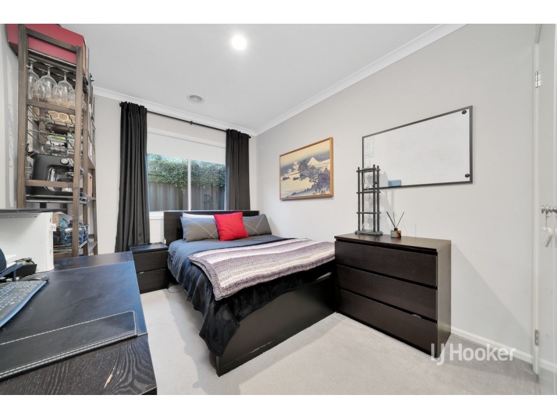 25 Peppertree Drive, Point Cook VIC 3030