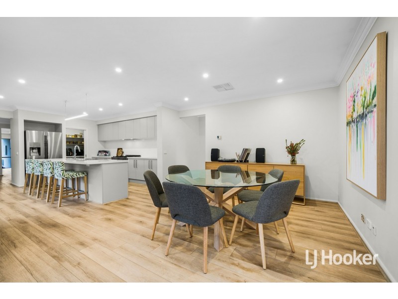 90 Fongeo Drive, Point Cook VIC 3030