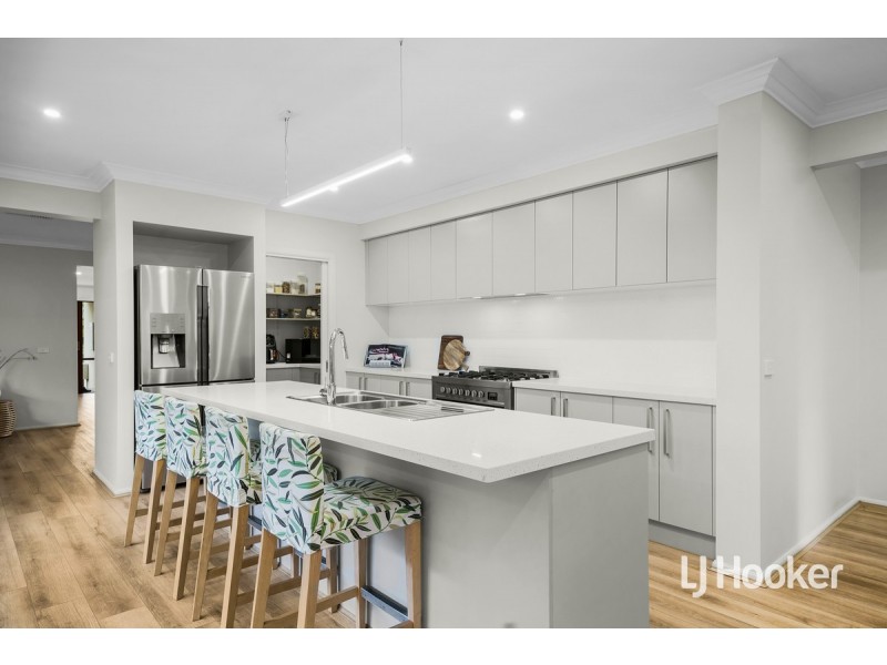 90 Fongeo Drive, Point Cook VIC 3030