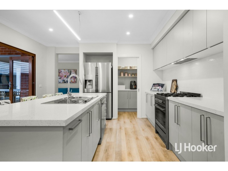 90 Fongeo Drive, Point Cook VIC 3030
