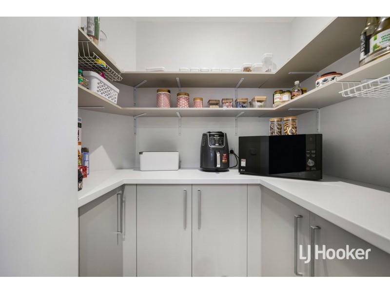 90 Fongeo Drive, Point Cook VIC 3030