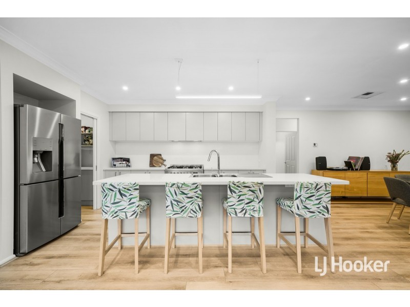 90 Fongeo Drive, Point Cook VIC 3030