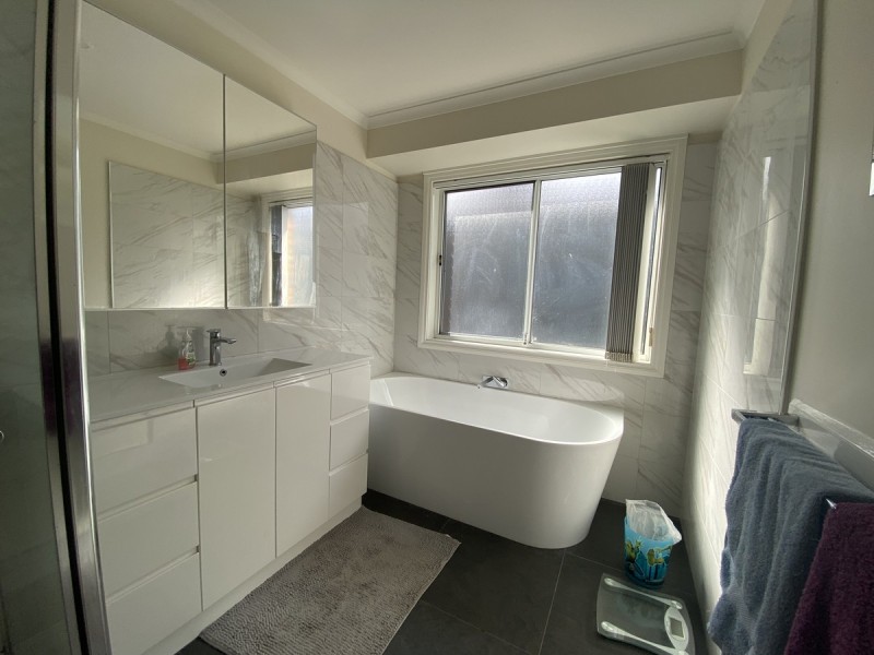 7 Andrew Chirnside Avenue, Seabrook VIC 3028