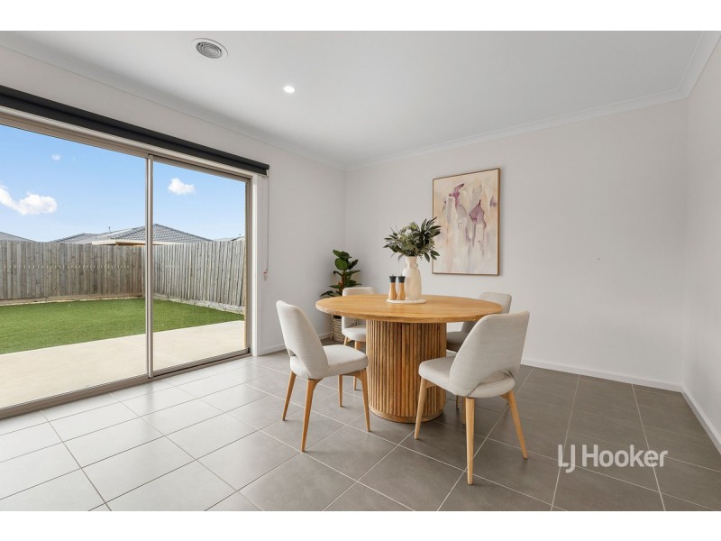 10 Akthar Avenue, Rockbank VIC 3335