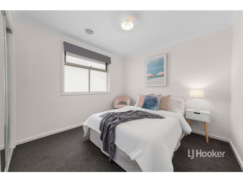 10 Akthar Avenue, Rockbank VIC 3335