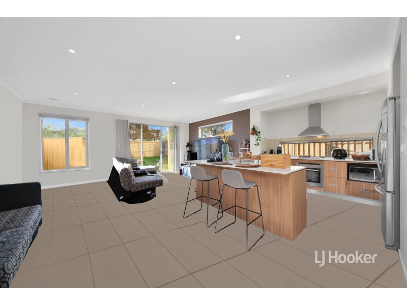 11 Broadbeach Circuit, Sanctuary Lakes VIC 3030