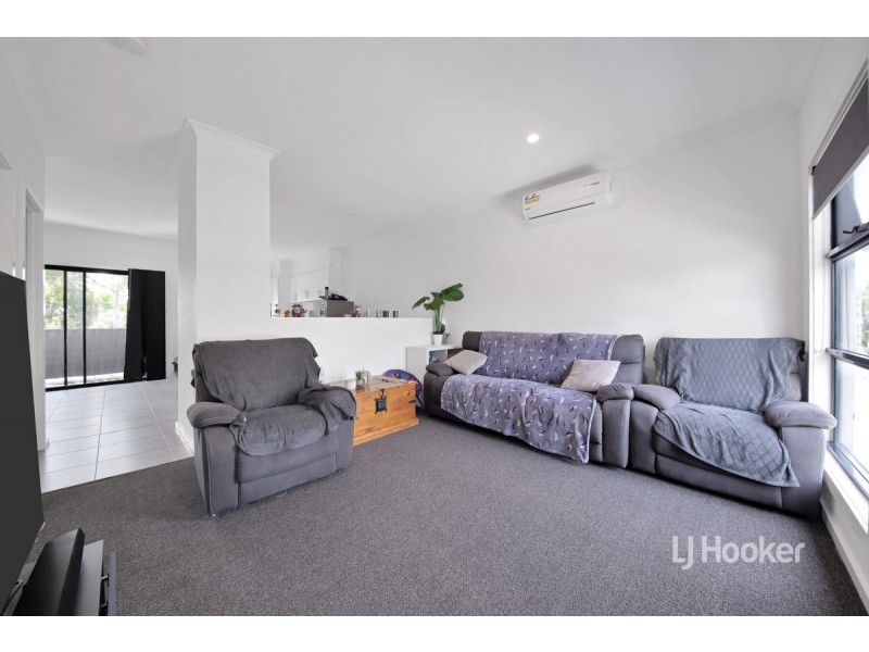 29 Nugget Way, Cranbourne East VIC 3977