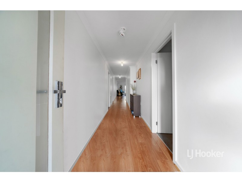 16 Allcrest Way, Truganina VIC 3029