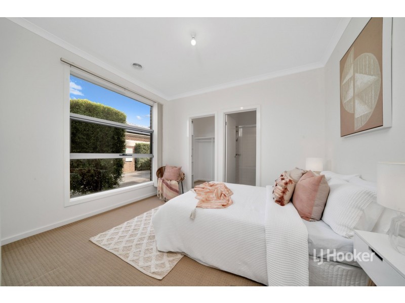 1/23 Tenerrife Crescent, Point Cook VIC 3030