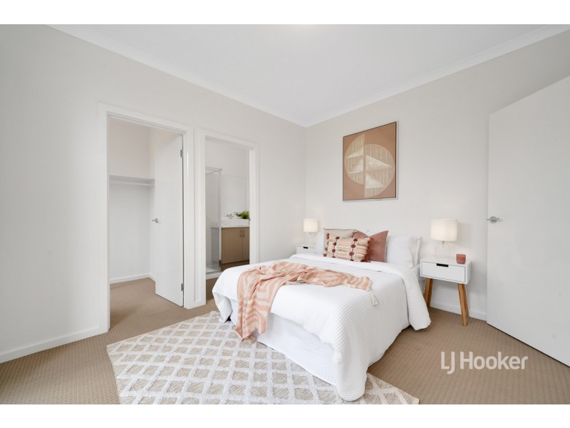 1/23 Tenerrife Crescent, Point Cook VIC 3030