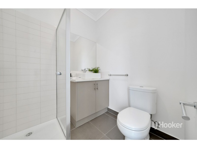 1/23 Tenerrife Crescent, Point Cook VIC 3030
