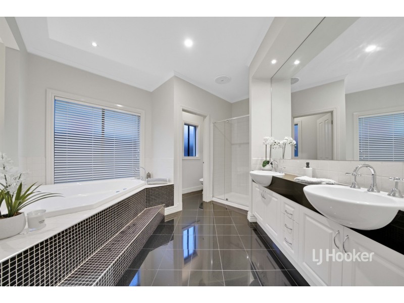 14 Sassari Court, Point Cook VIC 3030