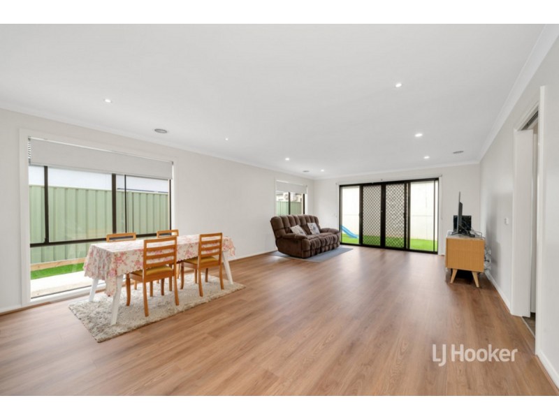 17 Rathgar Mews, Wyndham Vale VIC 3024