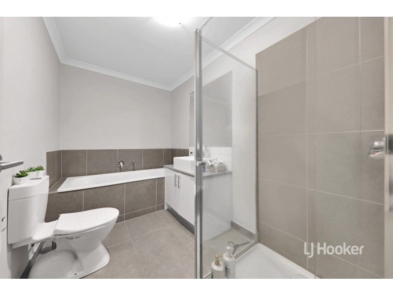 25 Sable Circuit, Officer VIC 3809