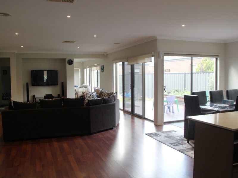 74 Juniper Avenue, Point Cook VIC 3030
