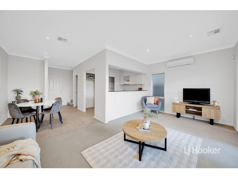 40/1 Greg Norman Drive, Sanctuary Lakes VIC 3030