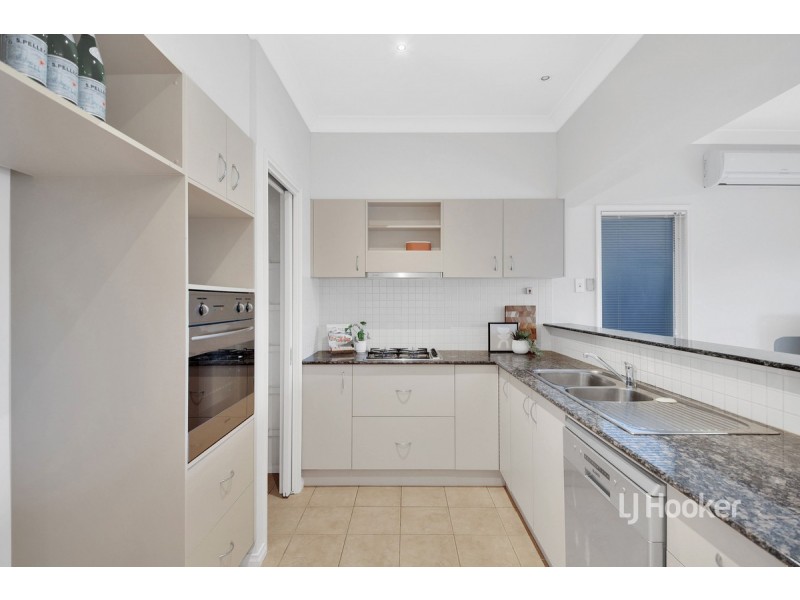 40/1 Greg Norman Drive, Sanctuary Lakes VIC 3030