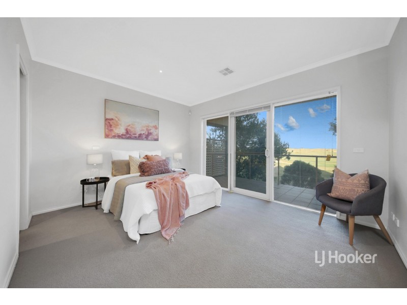 40/1 Greg Norman Drive, Sanctuary Lakes VIC 3030