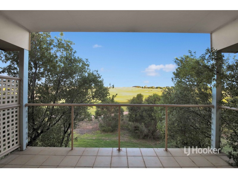 40/1 Greg Norman Drive, Sanctuary Lakes VIC 3030