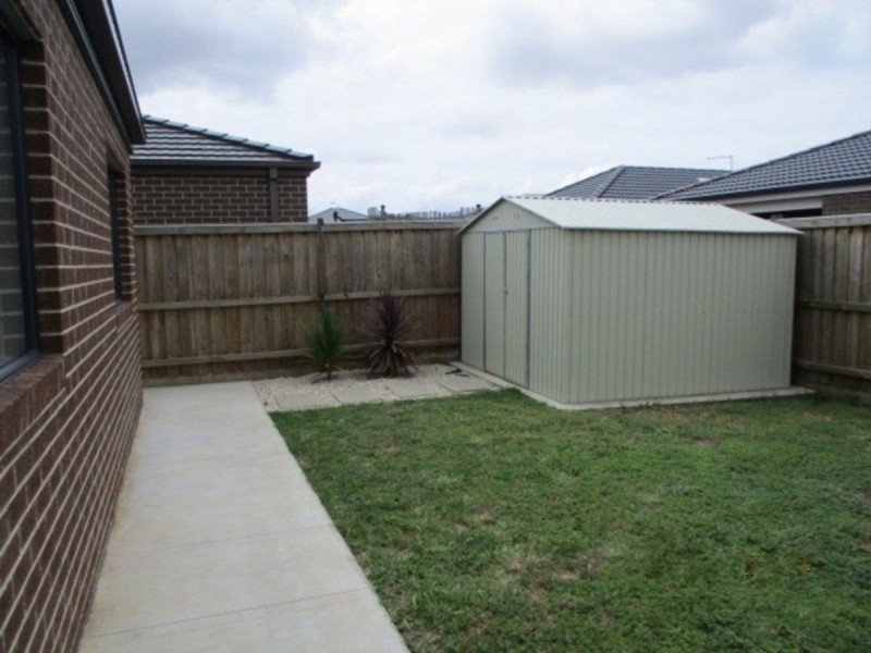 12 Knight Avenue, Point Cook VIC 3030