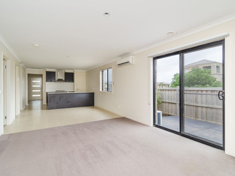 204 Saltwater Promenade, Point Cook VIC 3030