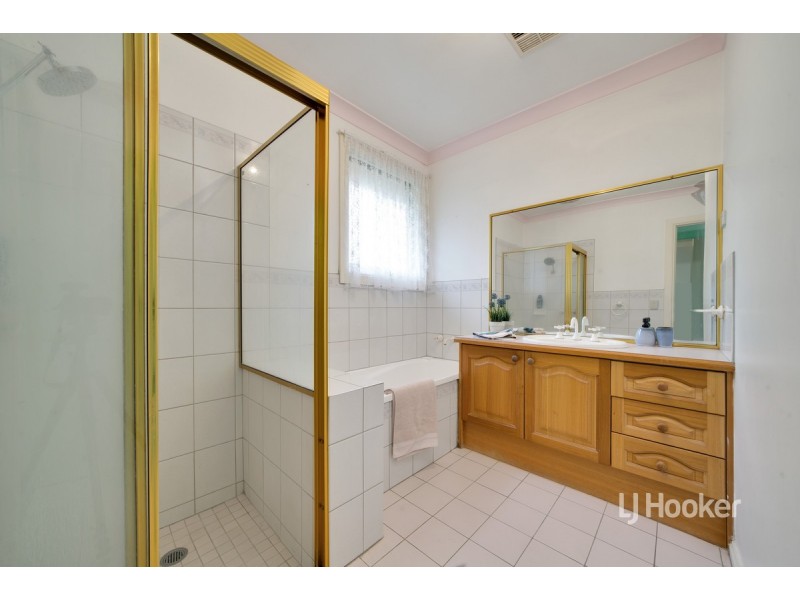 12 Rosslare Court, Hoppers Crossing VIC 3029