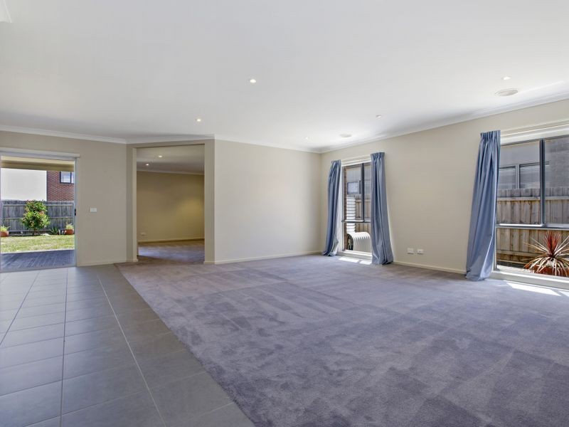 7 Windrest Way, Point Cook VIC 3030