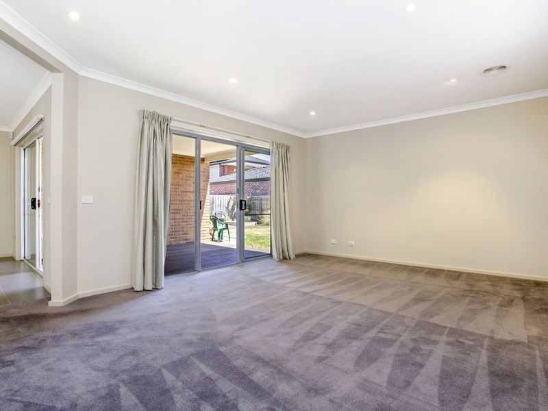 7 Windrest Way, Point Cook VIC 3030