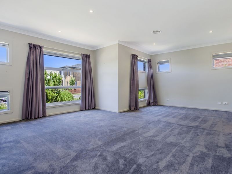 7 Windrest Way, Point Cook VIC 3030