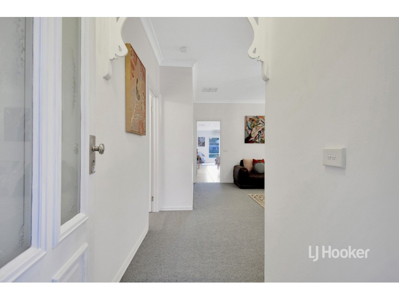 13 Sumner Crescent, Point Cook VIC 3030