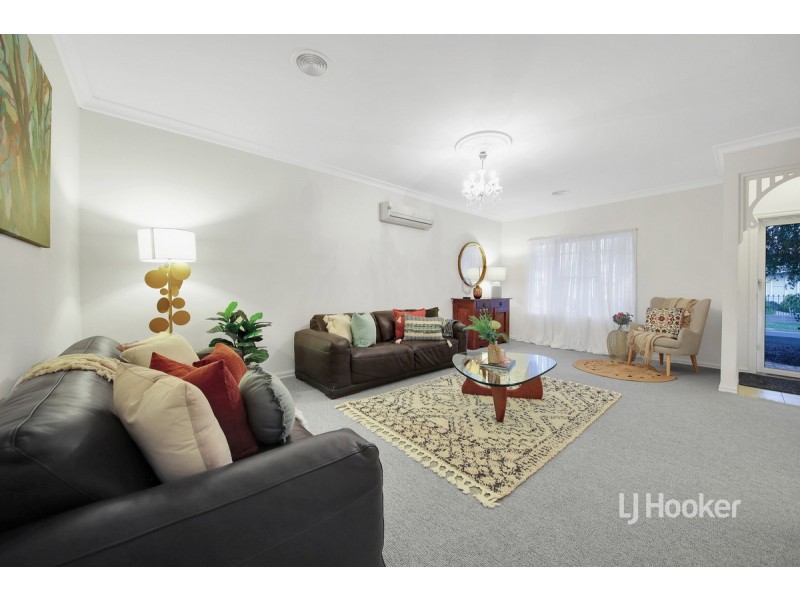 13 Sumner Crescent, Point Cook VIC 3030