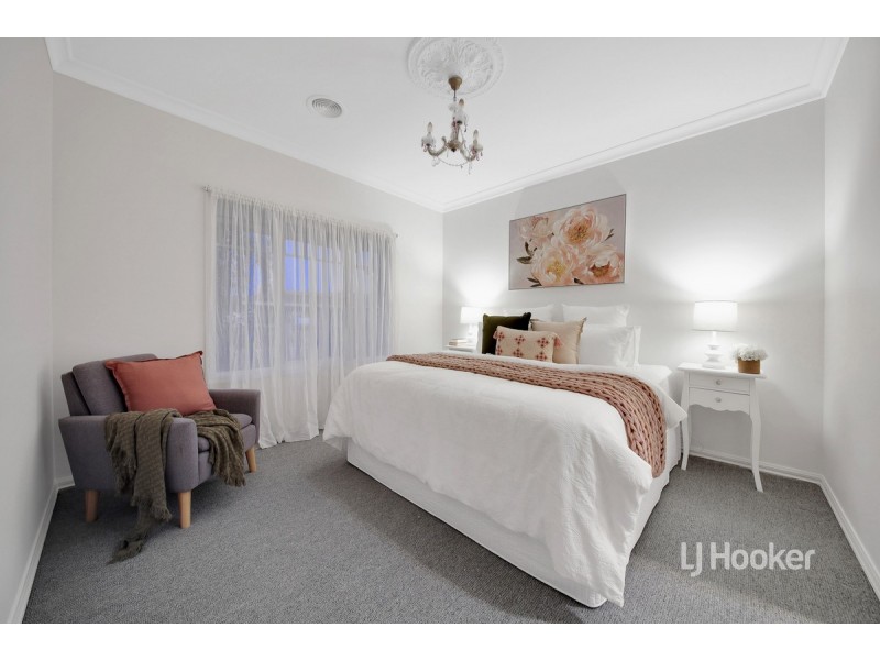 13 Sumner Crescent, Point Cook VIC 3030