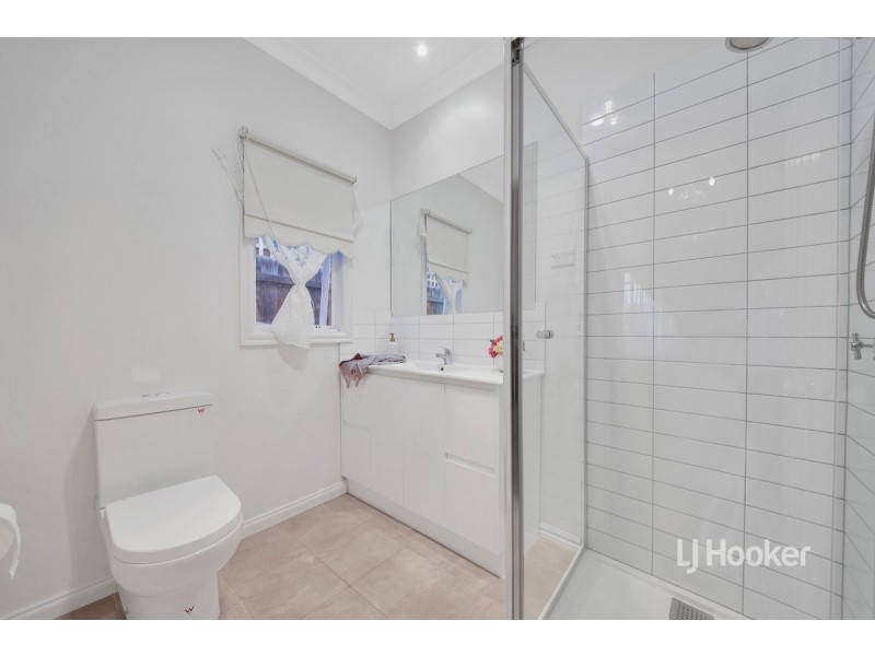 13 Sumner Crescent, Point Cook VIC 3030